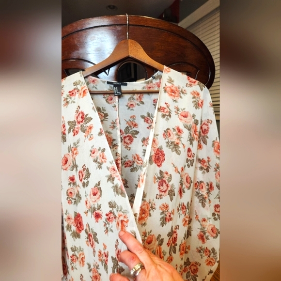 Forever 21 pool/beach cover up floral sheer comfy never worn!!✨ - Picture 7 of 7